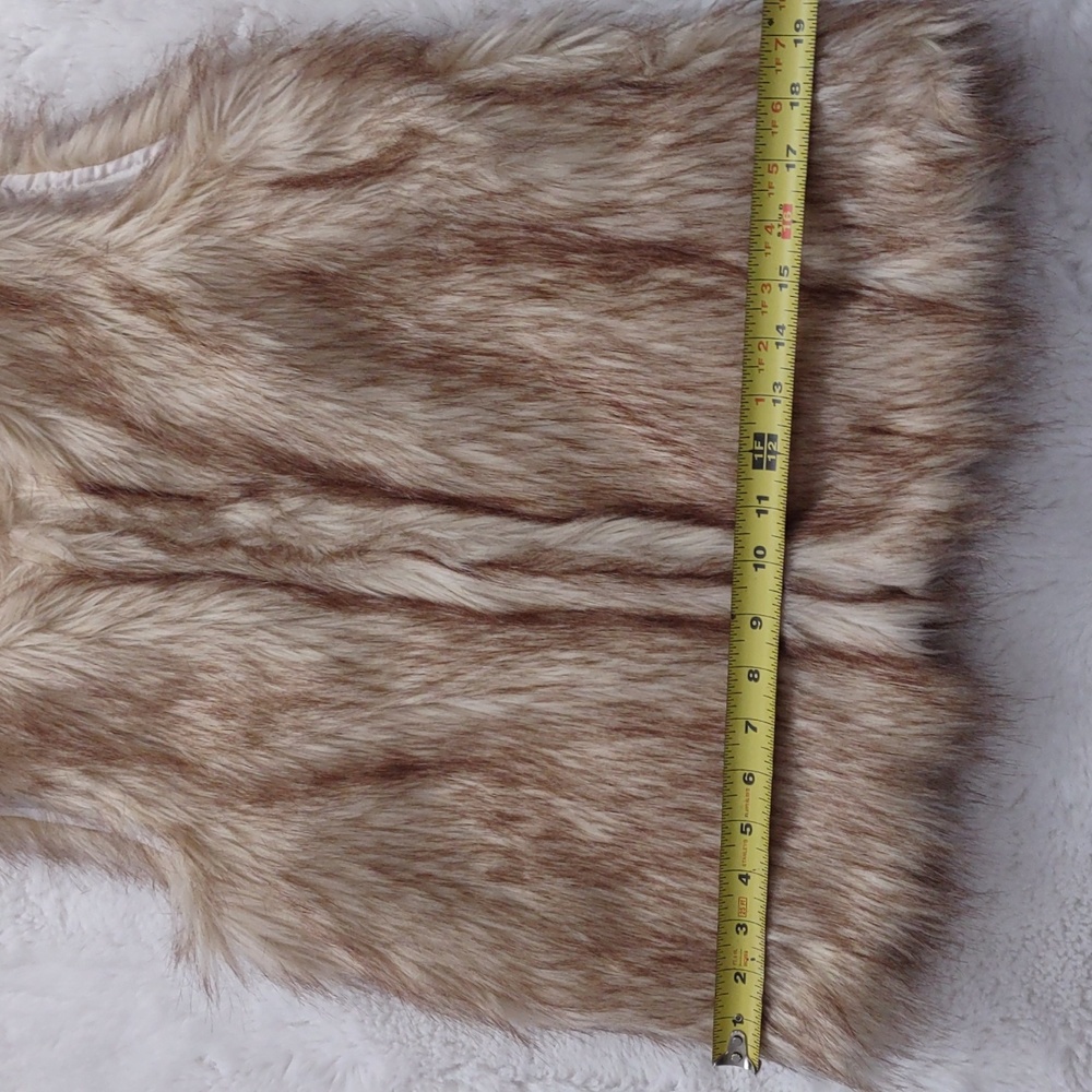 GB FUR VEST . - Picture 9 of 14